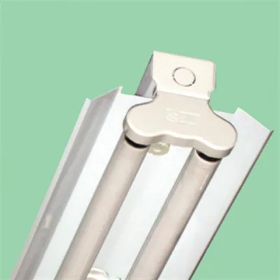 Bộ đèn huỳnh quang có phản quang hắt thẳng SSC 1018