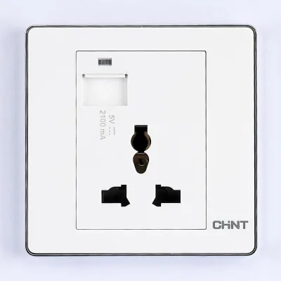 NEW6-D13110 - Ổ cắm ba chấu và cổng sạc 2.1A USB 10A 250V màu trắng - Chint - 722485