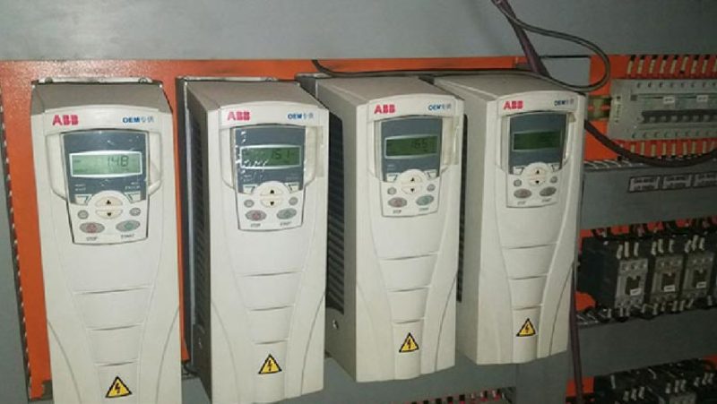 Xem xét các tính năng cần thiết để lựa chọn được biến tần ABB phù hợp với nhu cầu.