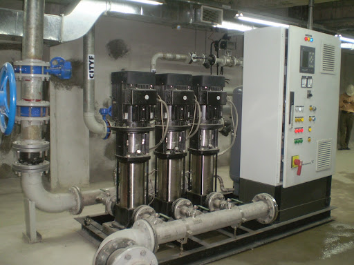 Trong ngành chế biến thực phẩm, sử dụng biến tần ABB giúp điều chỉnh tốc độ băng chuyền, máy khuấy và các thiết bị khác.