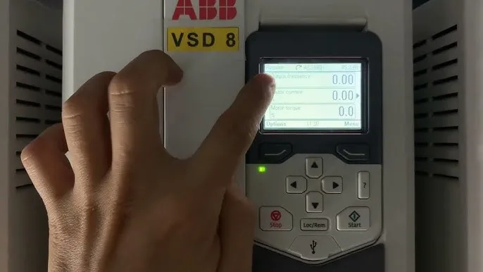 Cài đặt biến tần ABB ACS580-01-039A-4 bao gồm các bước cơ bản từ kết nối phần cứng đến cấu hình phần mềm.