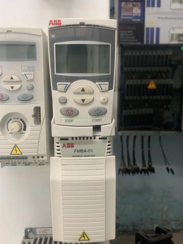 Mã lỗi F0002 trên biến tần ABB là lỗi quá áp (Overvoltage) trên bus DC bên trong biến tần.